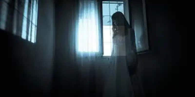 Mơ Thấy Bóng Ma Đứng Yên - Điềm Báo Gì?
